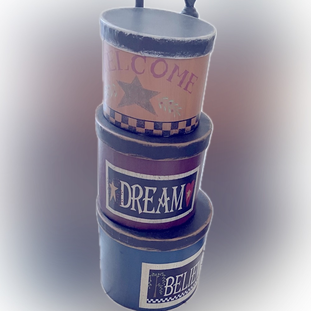 Decorative shaker boxes